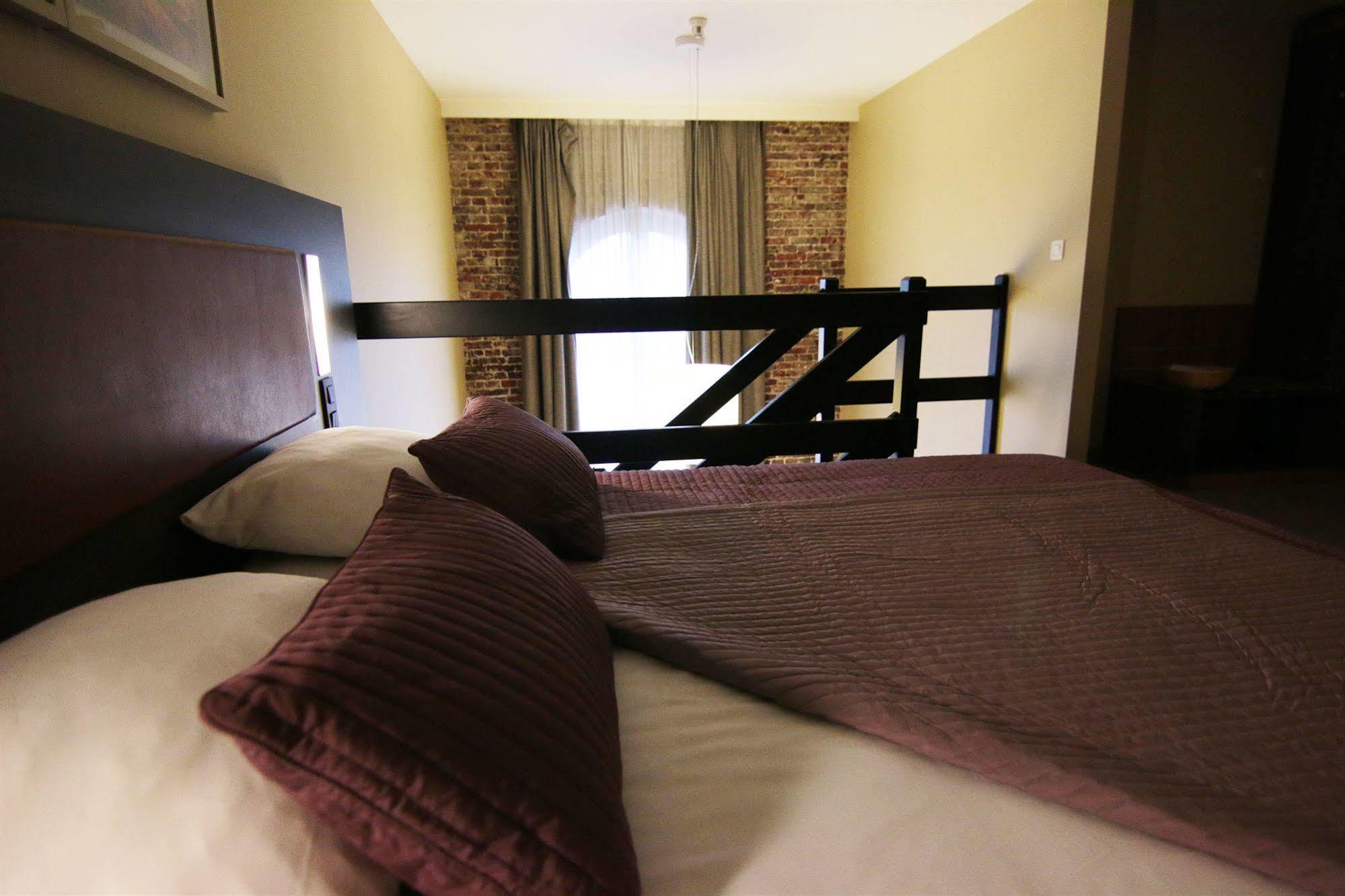 Het Godshuis Hotel Sint-Laureins Esterno foto